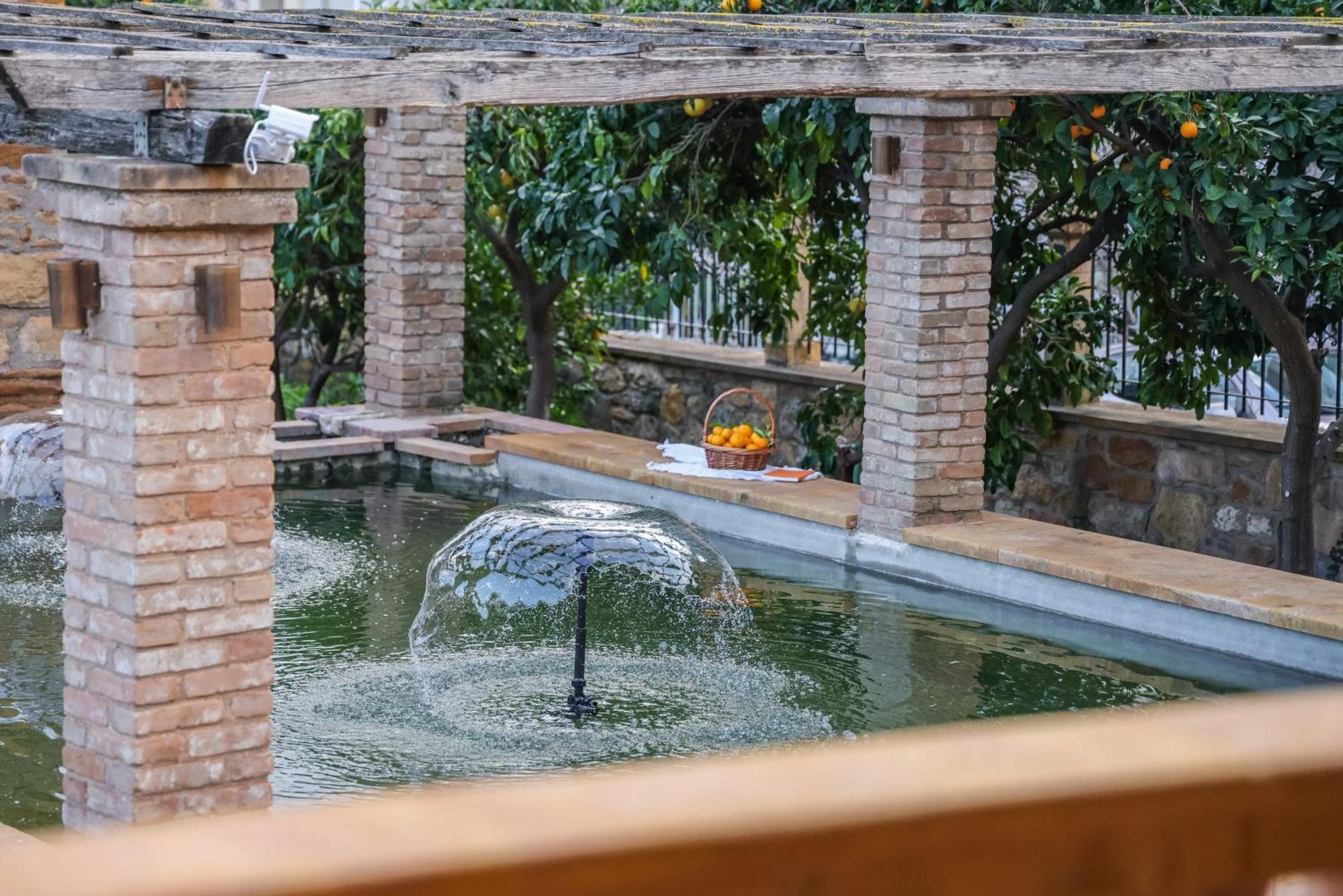 Archontiko Frideriki Luxury Apartments Chios Town Buitenkant foto