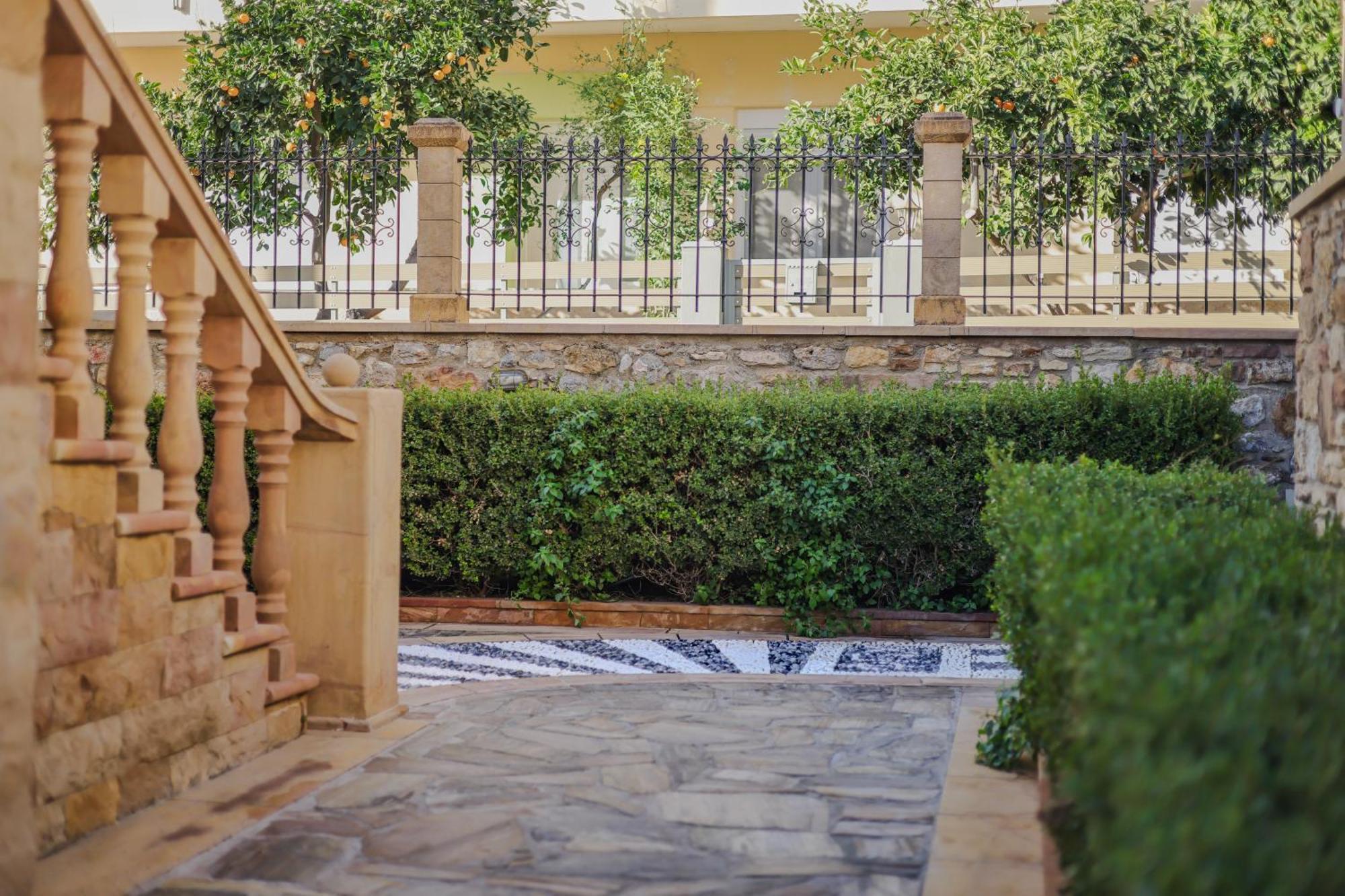 Archontiko Frideriki Luxury Apartments Chios Town Buitenkant foto
