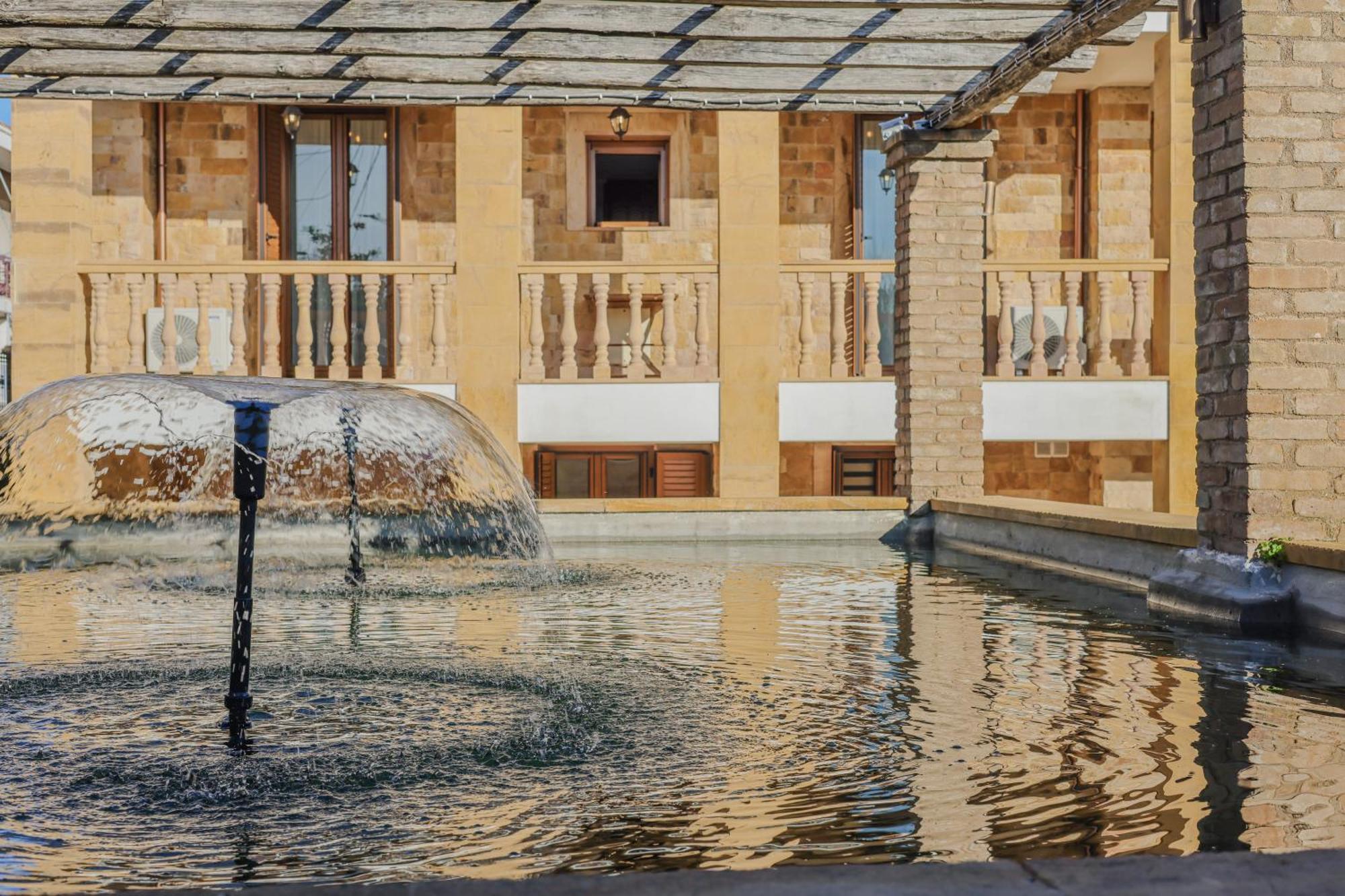 Archontiko Frideriki Luxury Apartments Chios Town Buitenkant foto